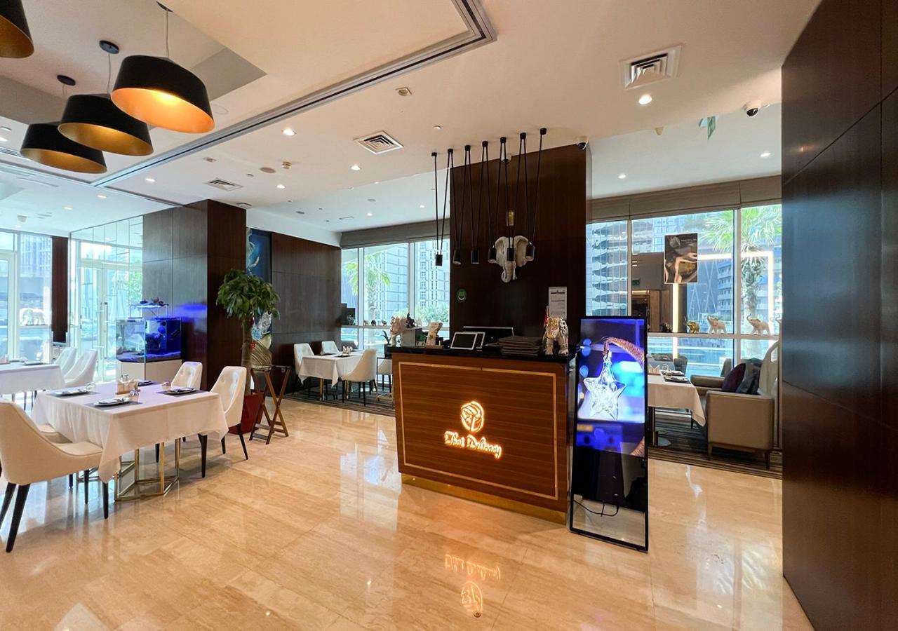 Apartment 2 Bedroom Apartment! 5 Minute Walk To Mall! Burj Khalifa View! *
