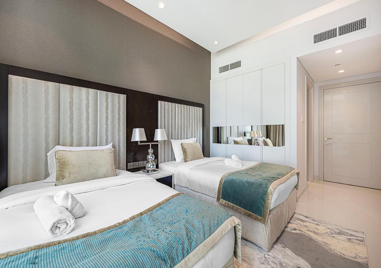 Apartment 2 Bedroom Apartment! 5 Minute Walk To Mall! Burj Khalifa View! *