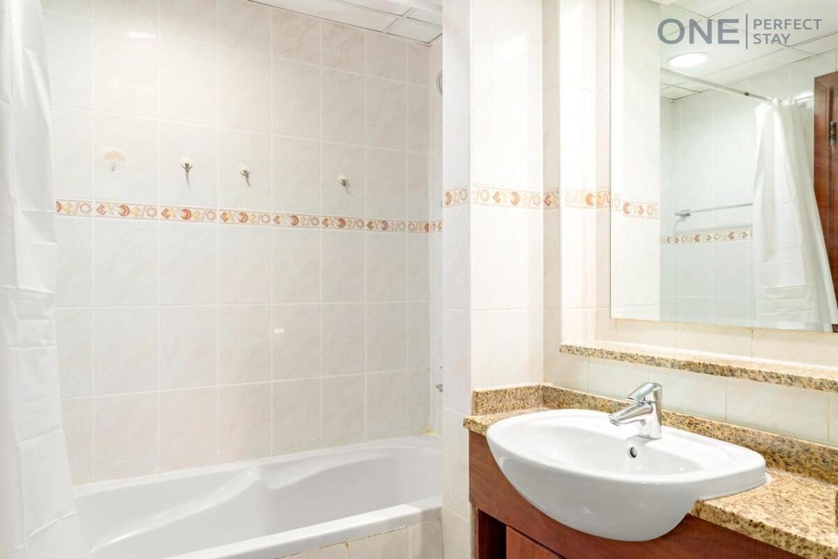 Amazing 1br In Jlt With View Pool And Gym *