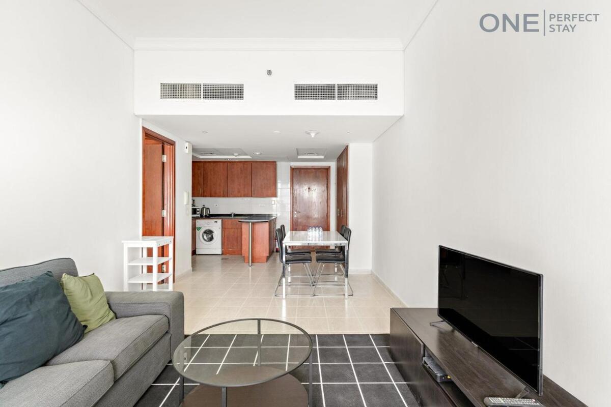 Amazing 1br In Jlt With View Pool And Gym * Dubai