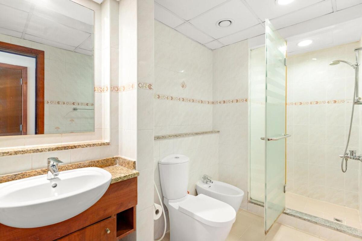 Apartment Amazing 1br In Jlt With View Pool And Gym Dubai