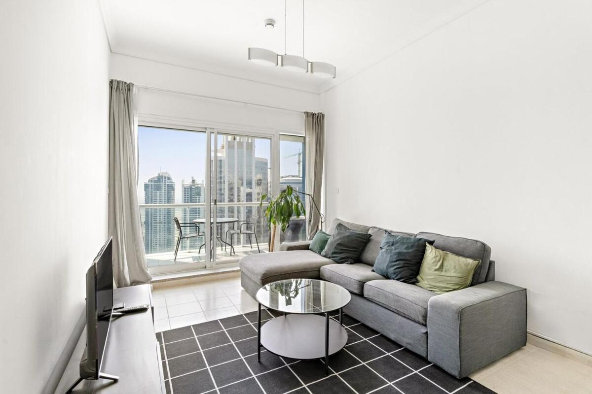 Amazing 1br In Jlt With View Pool And Gym Apartment Dubai
