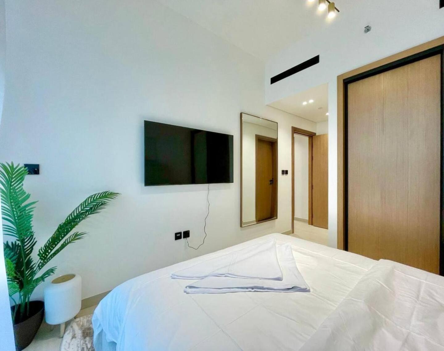 Elite 2br With Private Pool In Jvc Dubai