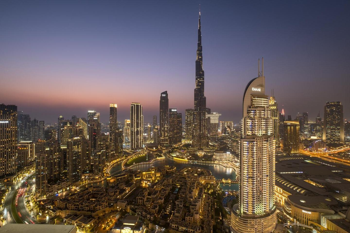 Luxury At The Top- Iconic Burj Views-dubai Mall Access 2br By Maxx Value Homes *