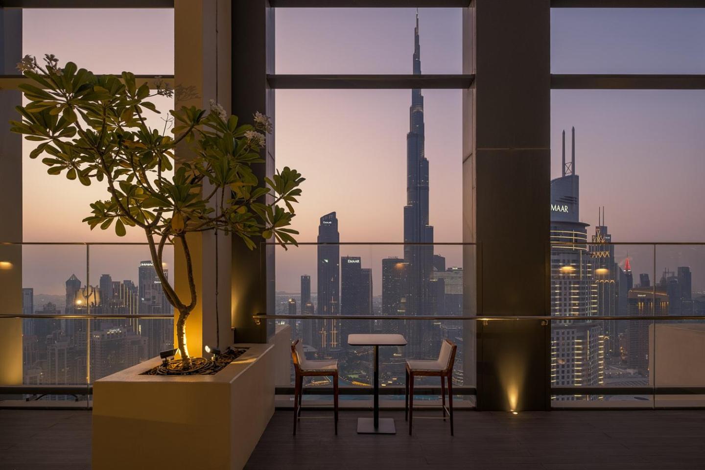 Luxury At The Top- Iconic Burj Views-dubai Mall Access 2br By Maxx Value Homes Apartment