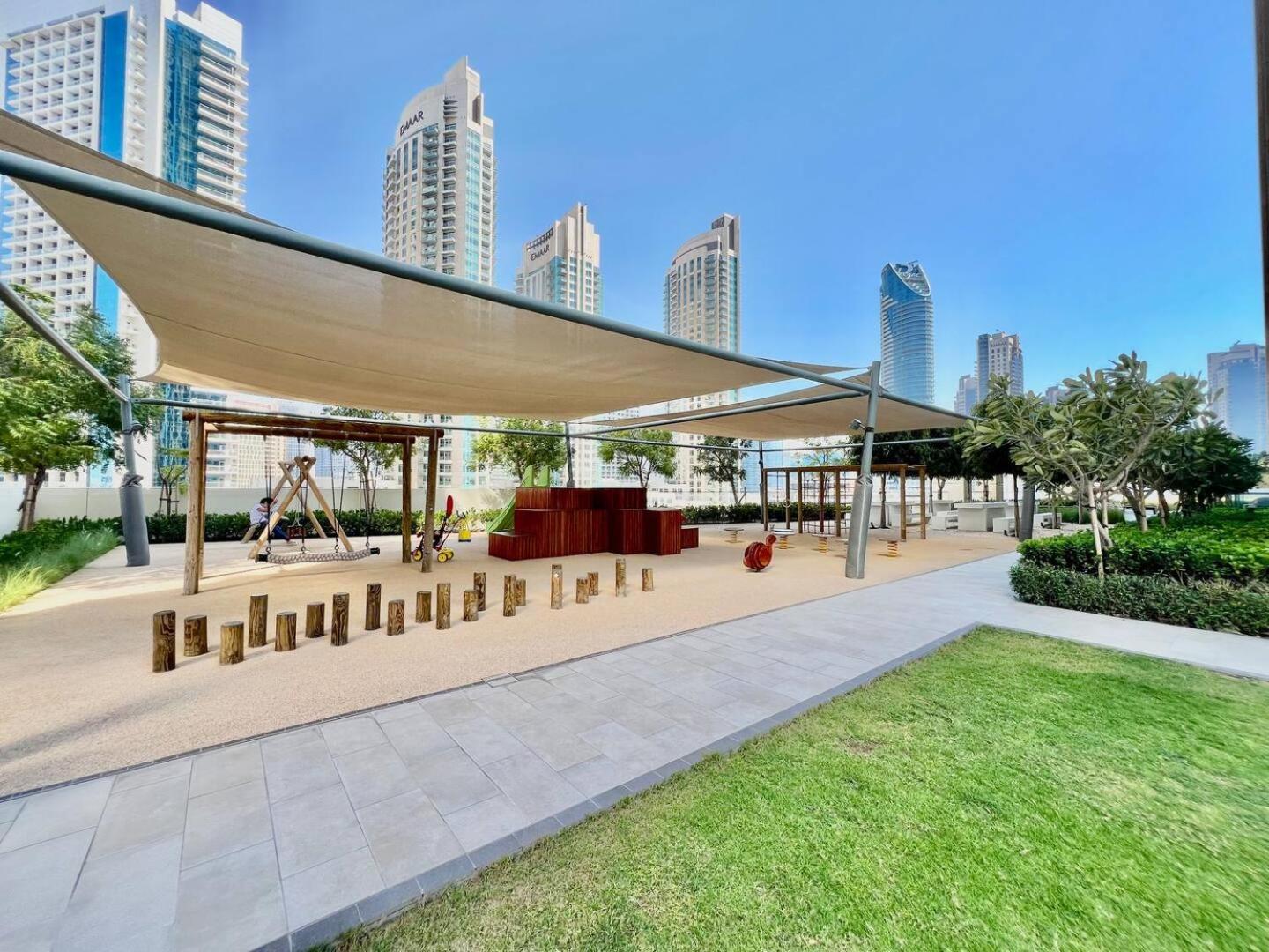 Luxury At The Top- Iconic Burj Views-dubai Mall Access 2br By Maxx Value Homes Apartment Dubai