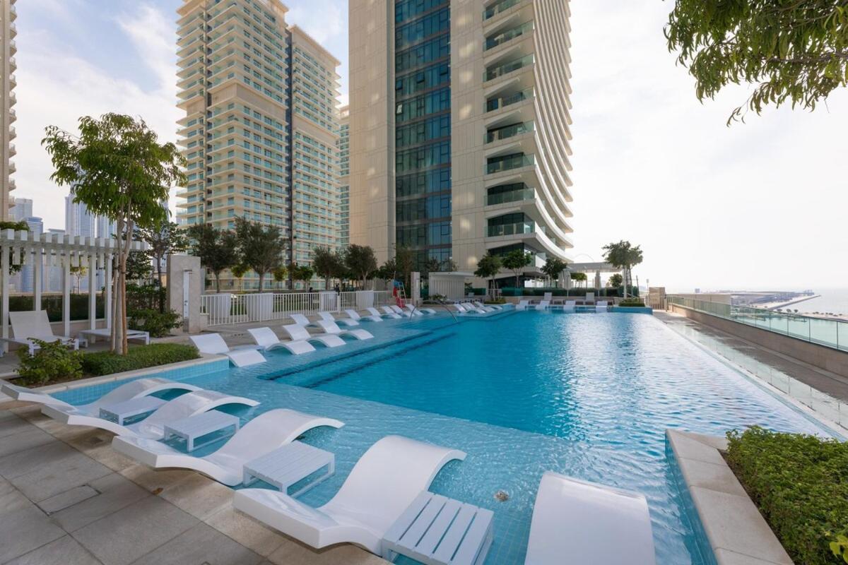 Apartment Luxury 2br With Pool, Gym & Sea Views *
