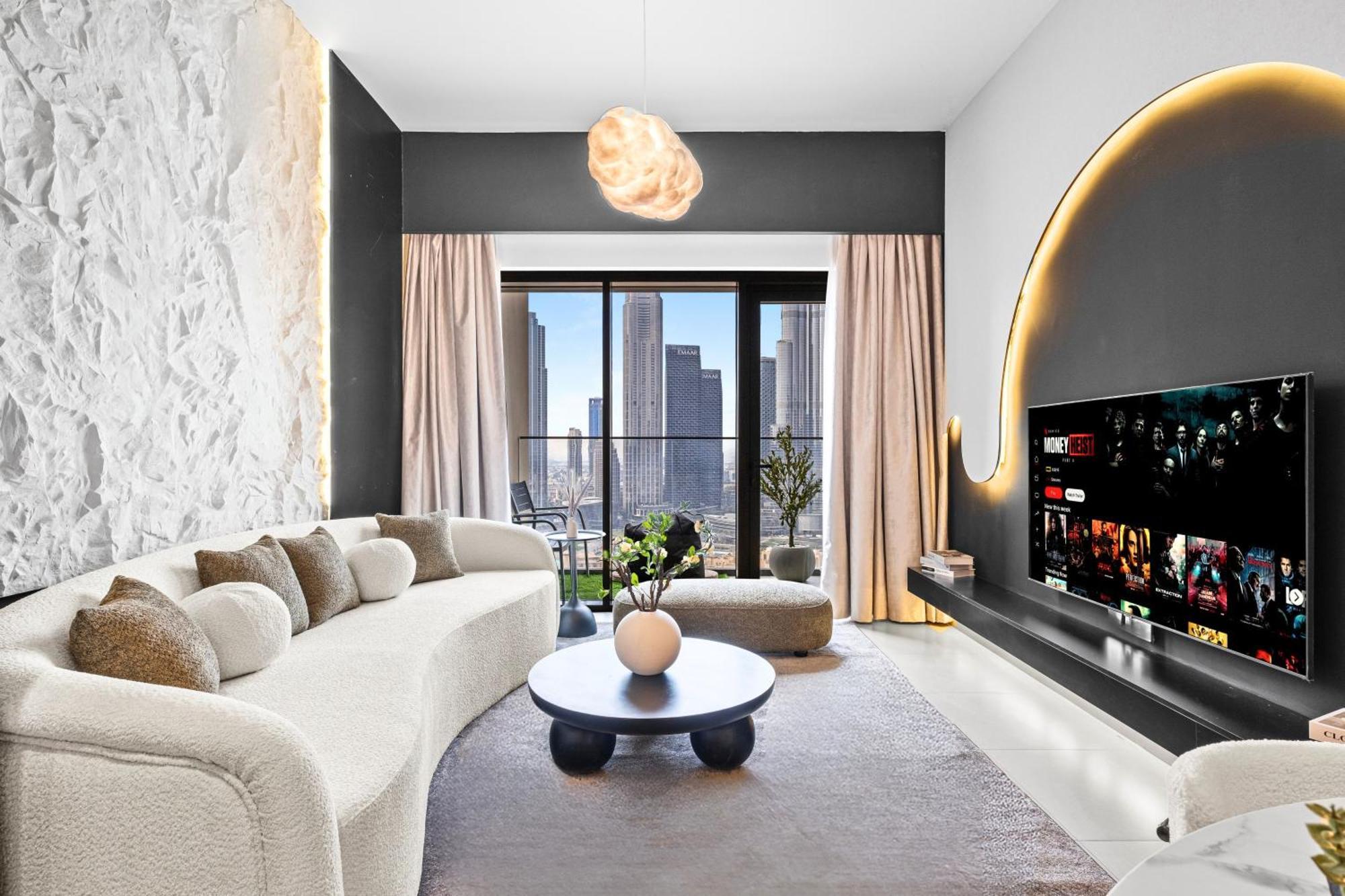 Luxury At The Top- Iconic Burj Views-dubai Mall Access 2br By Maxx Value Homes *