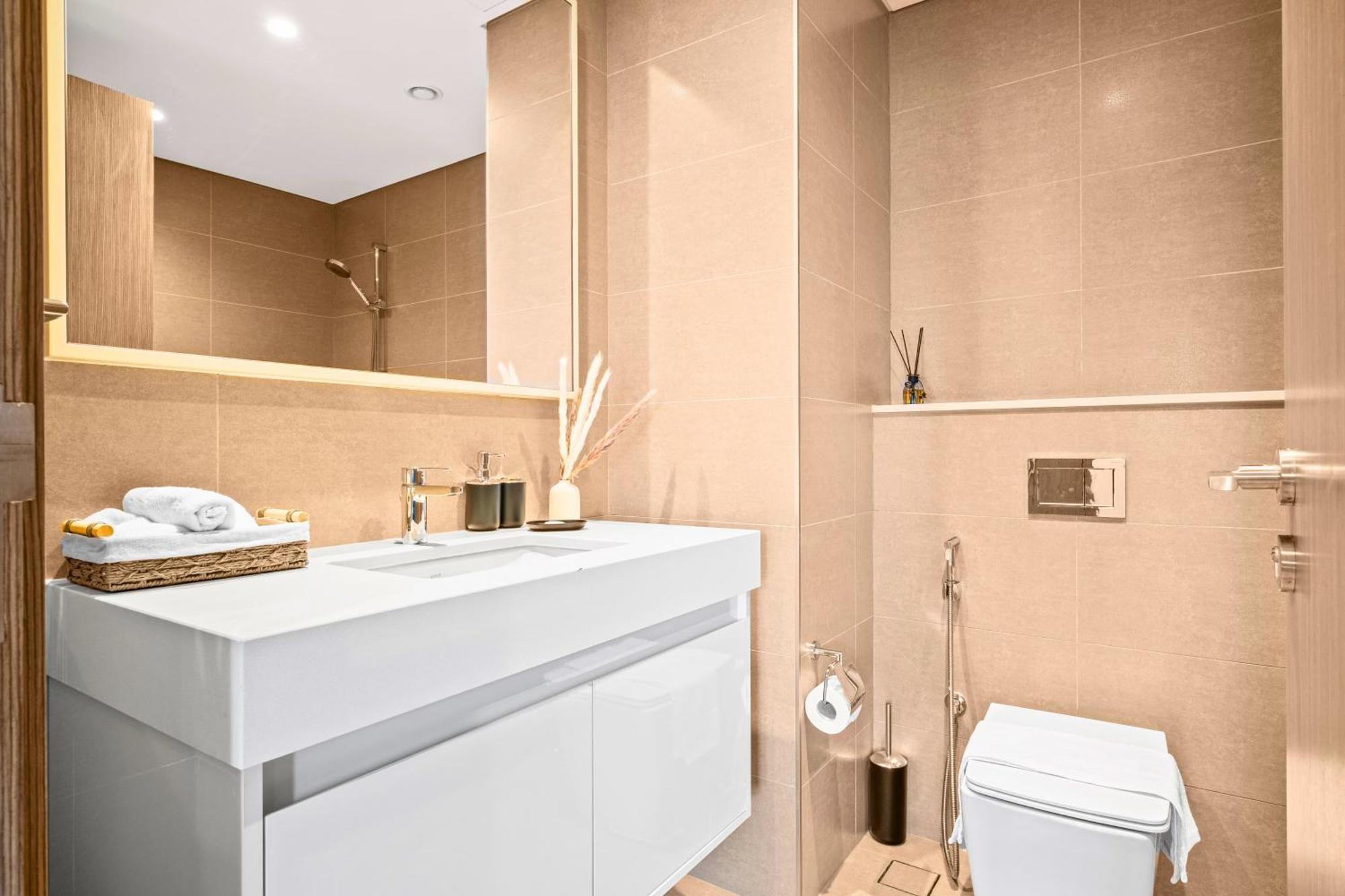 Apartment Luxury At The Top- Iconic Burj Views-dubai Mall Access 2br By Maxx Value Homes *