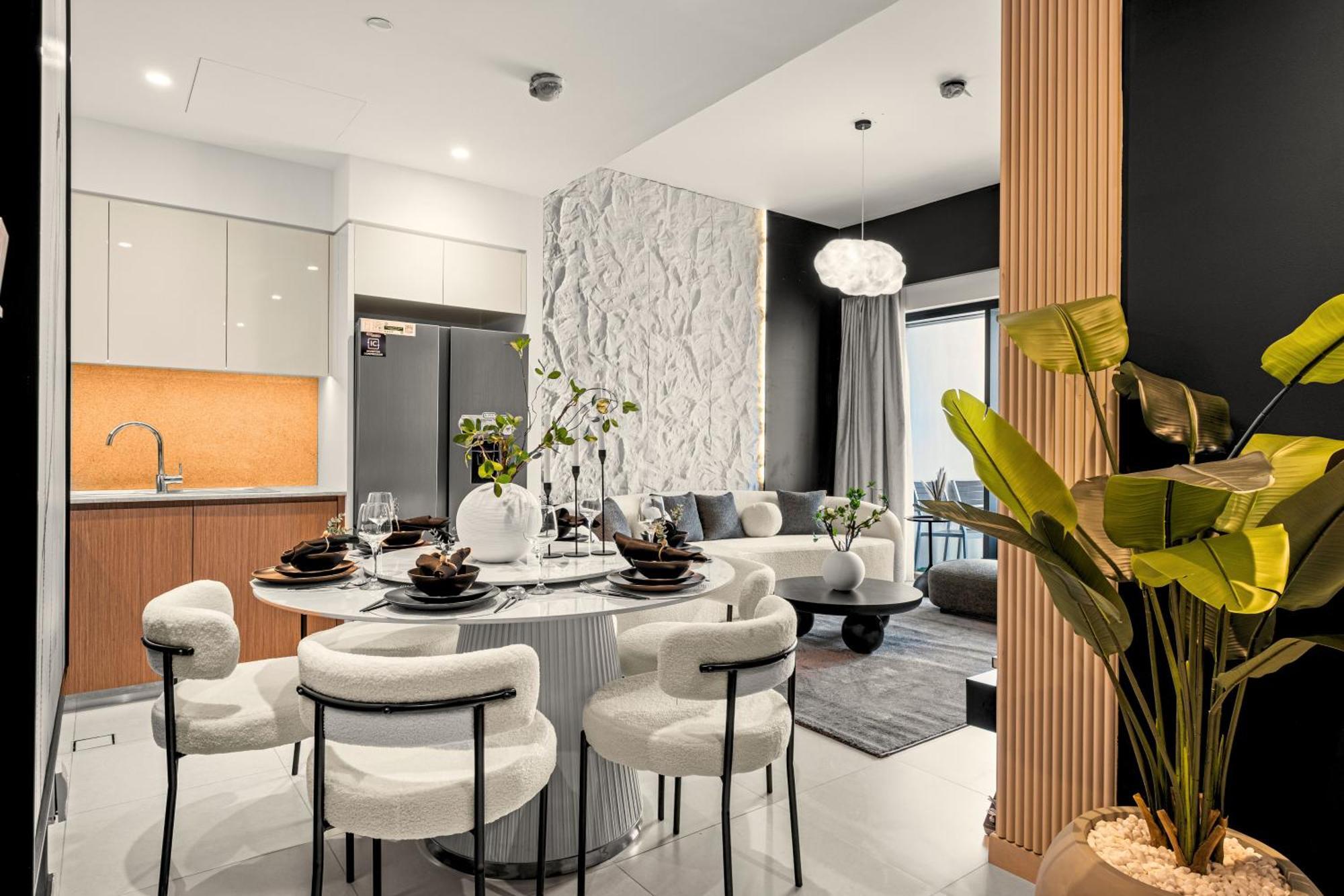 Apartment Luxury At The Top- Iconic Burj Views-dubai Mall Access 2br By Maxx Value Homes