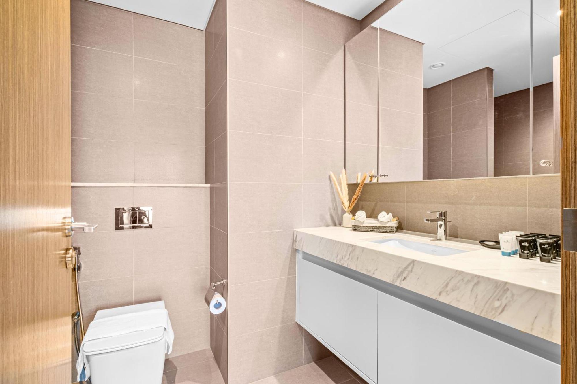 Apartment Luxury At The Top- Iconic Burj Views-dubai Mall Access 2br By Maxx Value Homes