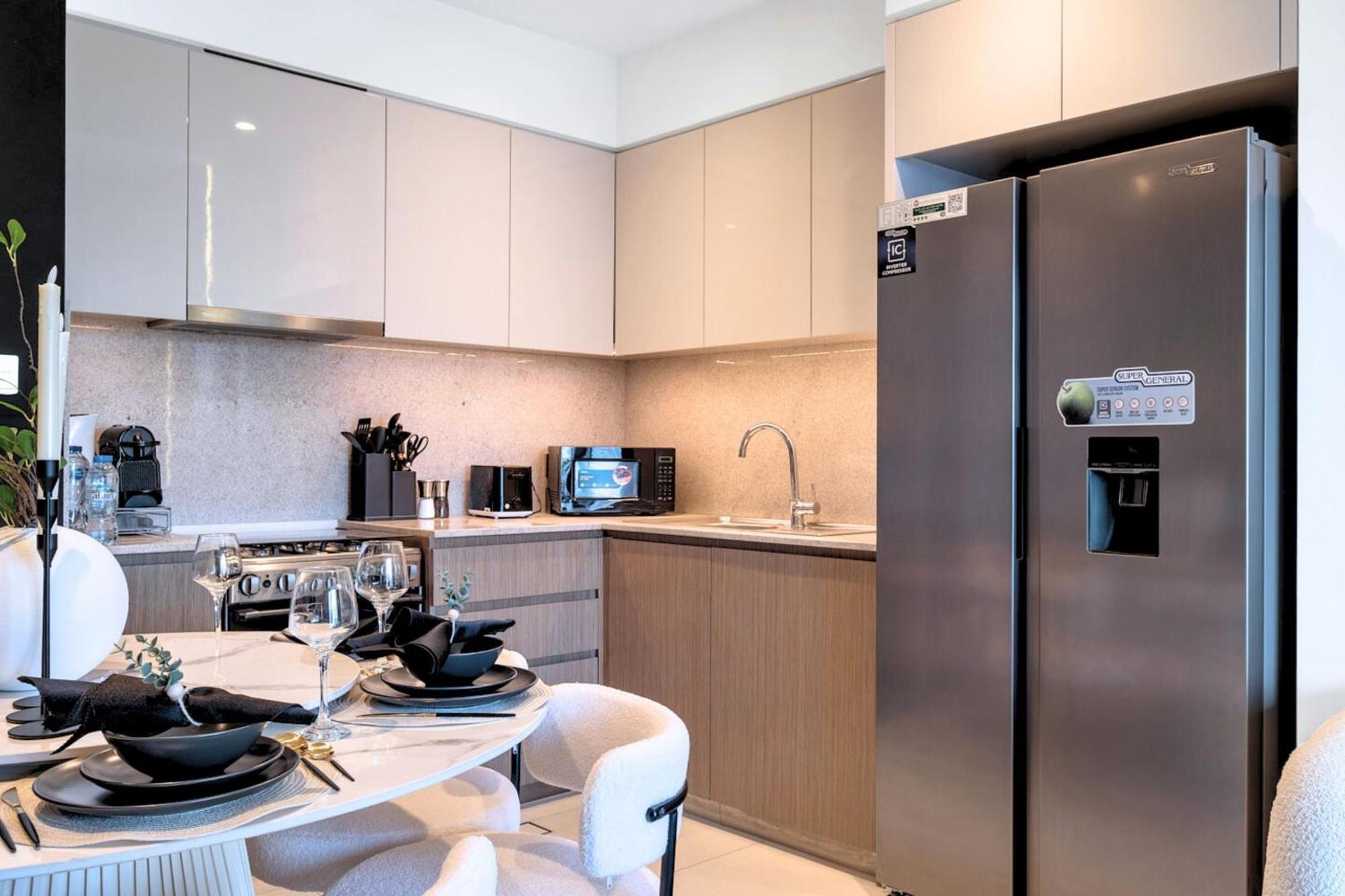 Luxury At The Top- Iconic Burj Views-dubai Mall Access 2br By Maxx Value Homes Dubai
