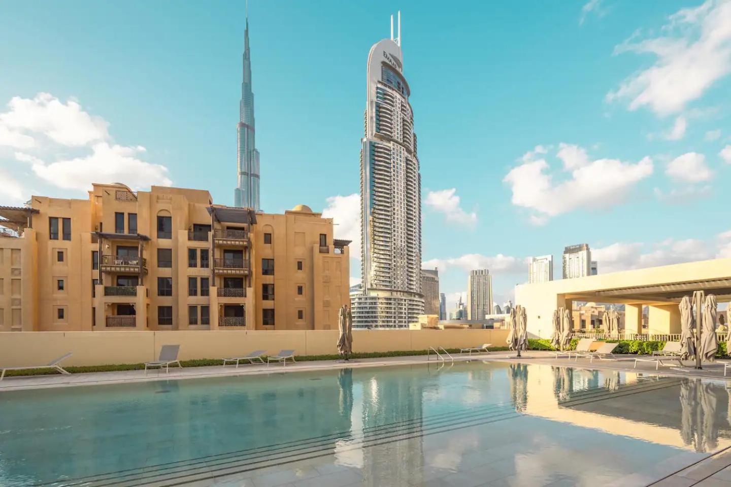 Luxury At The Top- Iconic Burj Views-dubai Mall Access 2br By Maxx Value Homes Apartment
