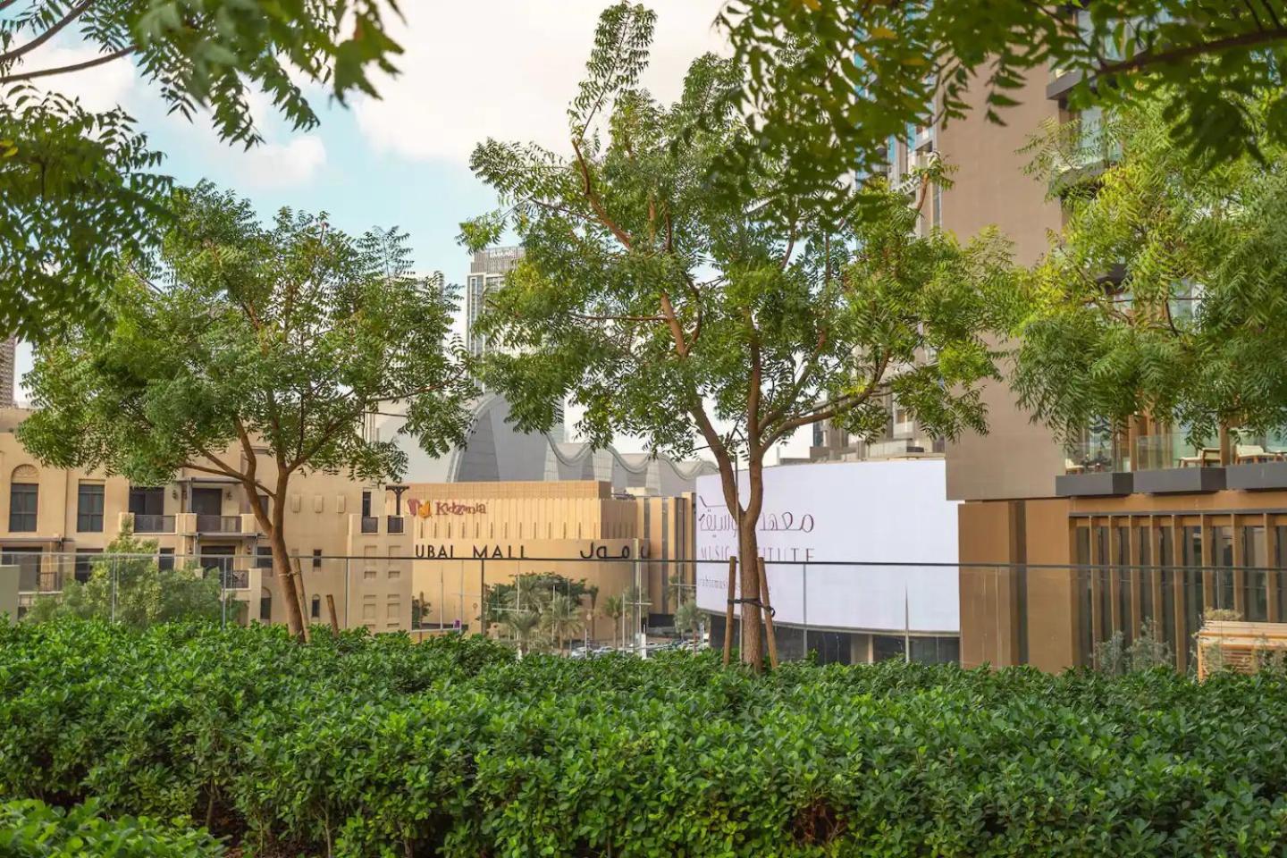 Luxury At The Top- Iconic Burj Views-dubai Mall Access 2br By Maxx Value Homes