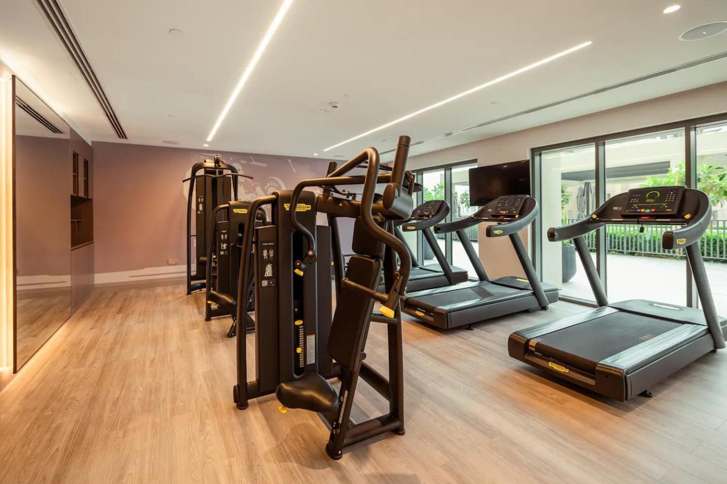 Luxury At The Top- Iconic Burj Views-dubai Mall Access 2br By Maxx Value Homes Apartment