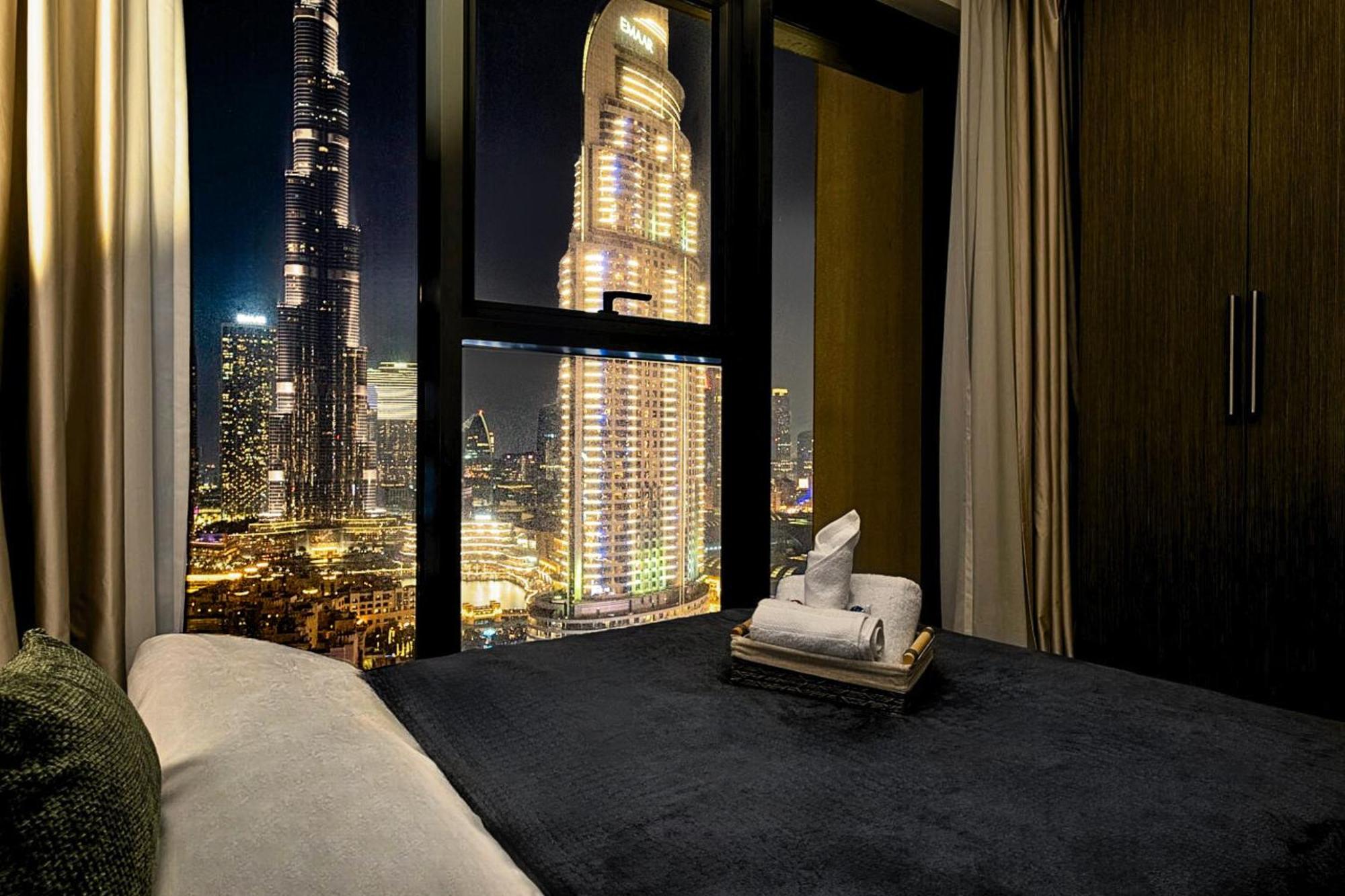 Luxury At The Top- Iconic Burj Views-dubai Mall Access 2br By Maxx Value Homes Apartment Dubai