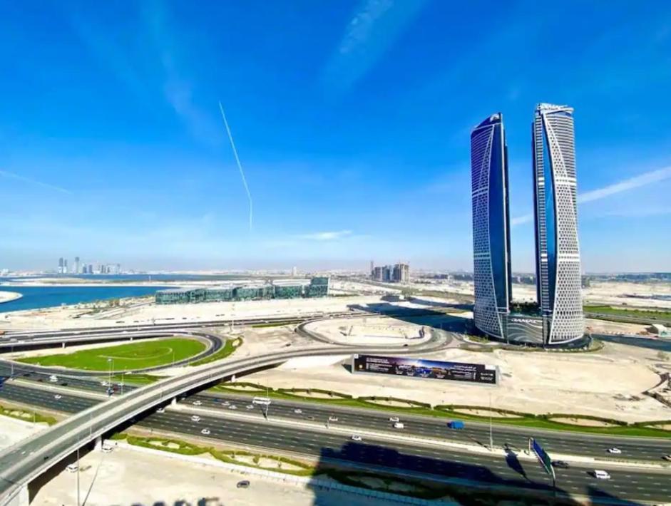 April Offer Huge 1bkh 4people & High Floor Apartment Dubai