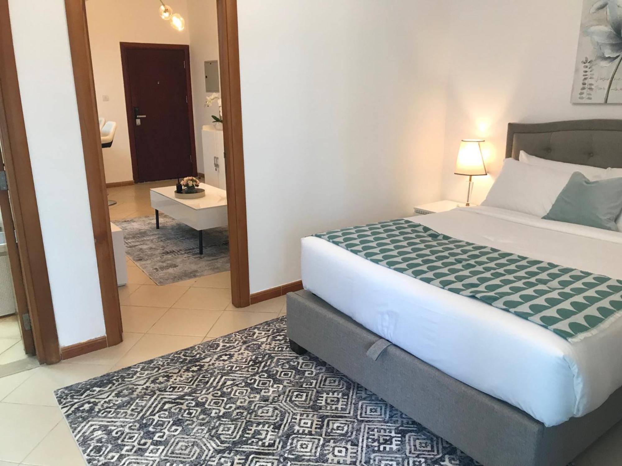 Apartment Cozy One Bedroom Close To And Metro Station Dubai