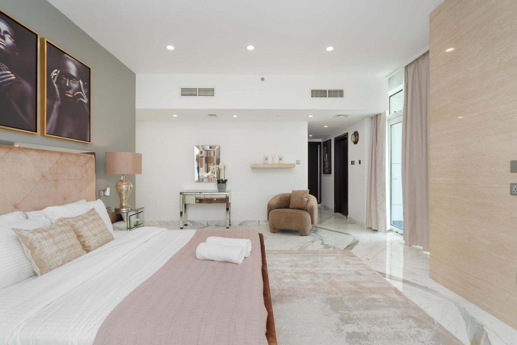 Al Bateen Residences - Ultimate Luxurious Three Bedroom Maid's Apartment