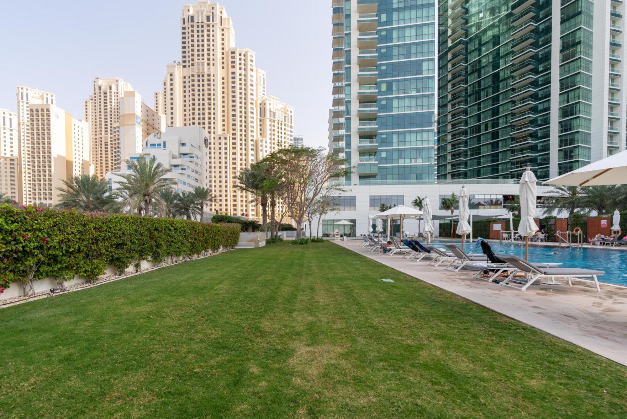 Al Bateen Residences - Ultimate Luxurious Three Bedroom Maid's Dubai