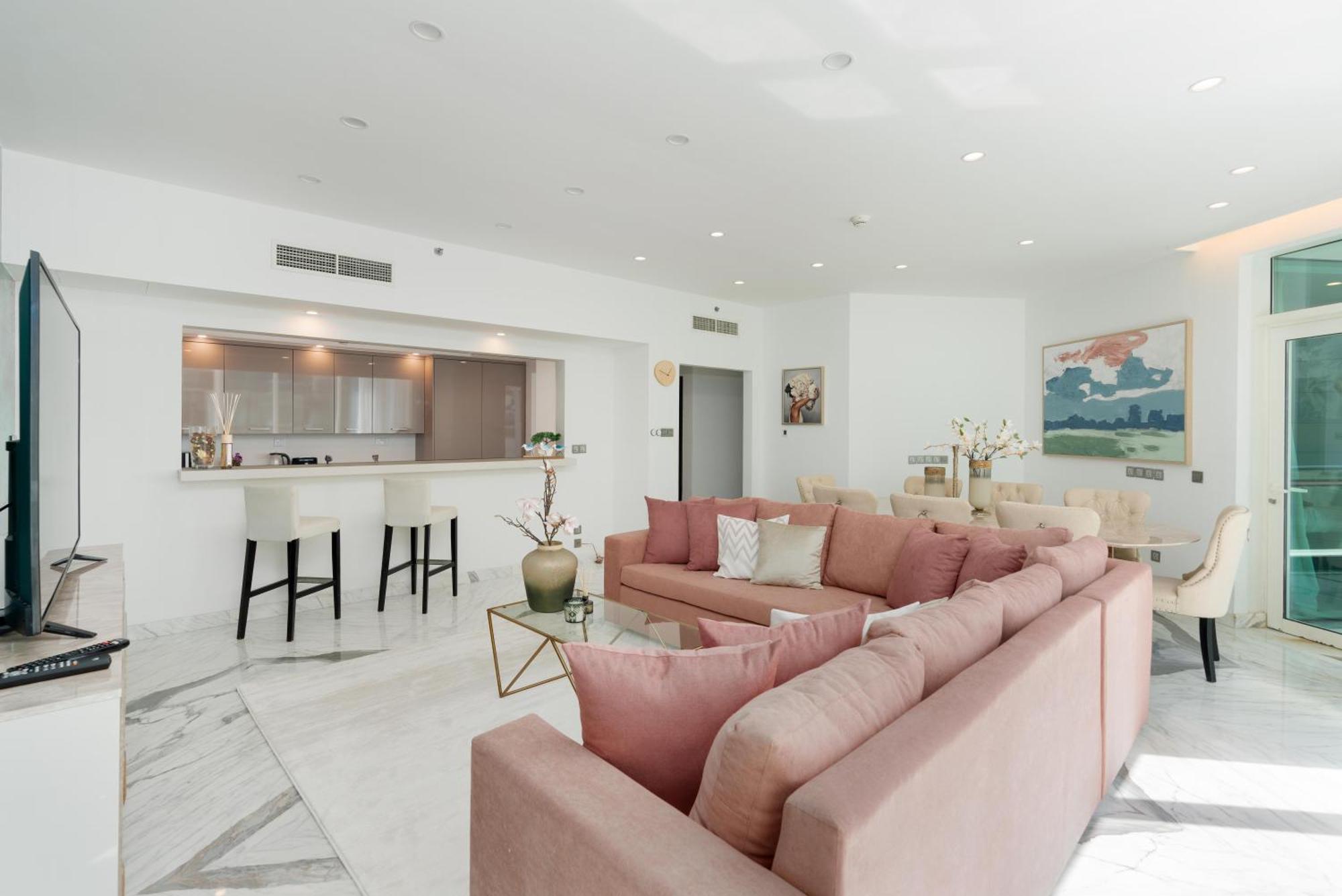 Apartment Al Bateen Residences - Ultimate Luxurious Three Bedroom Maid's *