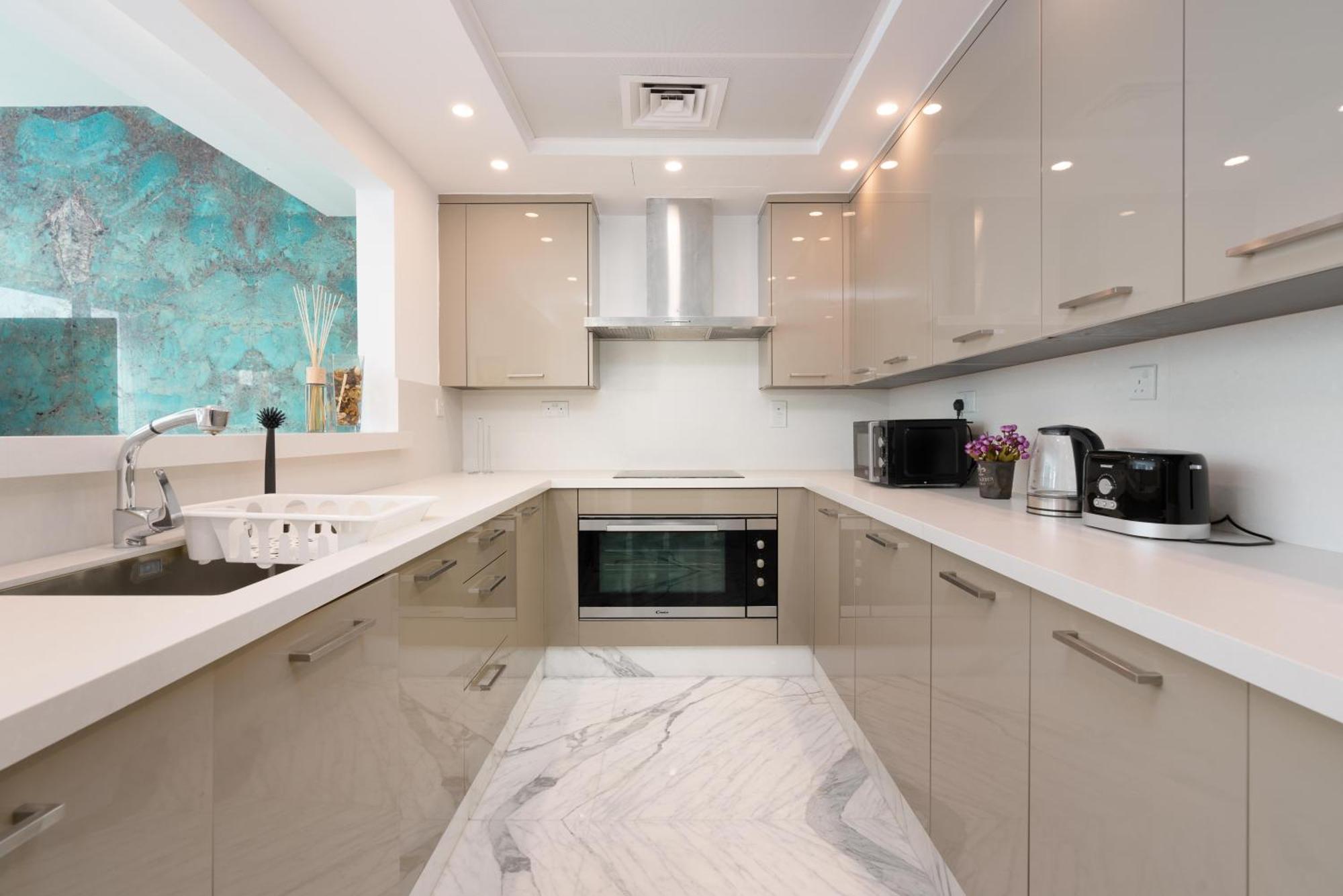 Al Bateen Residences - Ultimate Luxurious Three Bedroom Maid's Dubai
