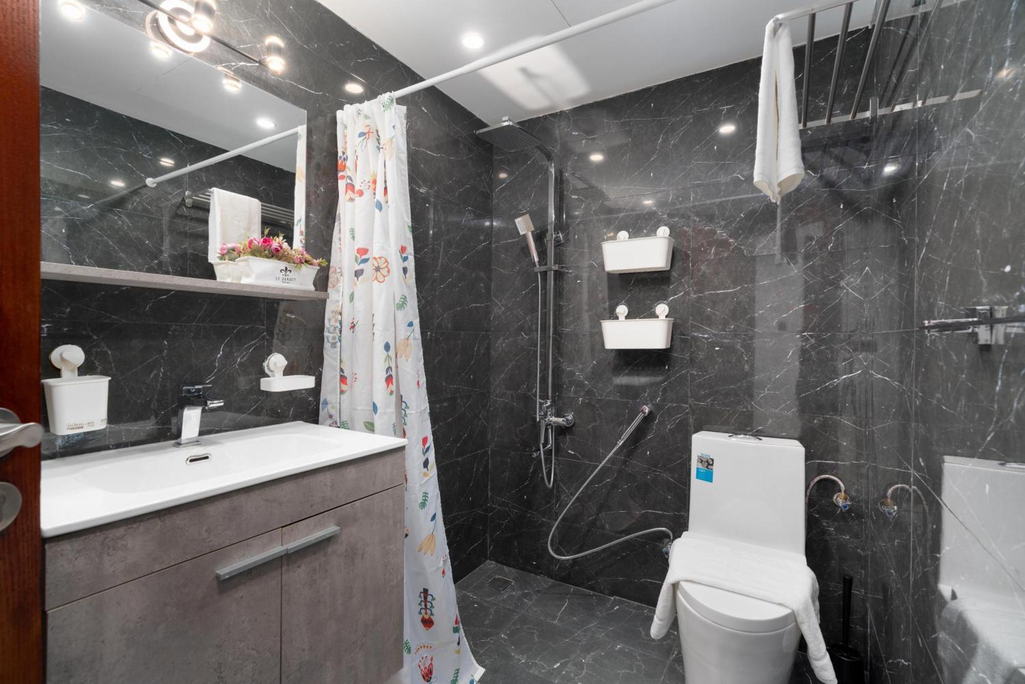 Al Bateen Residences - Ultimate Luxurious Three Bedroom Maid's Apartment *