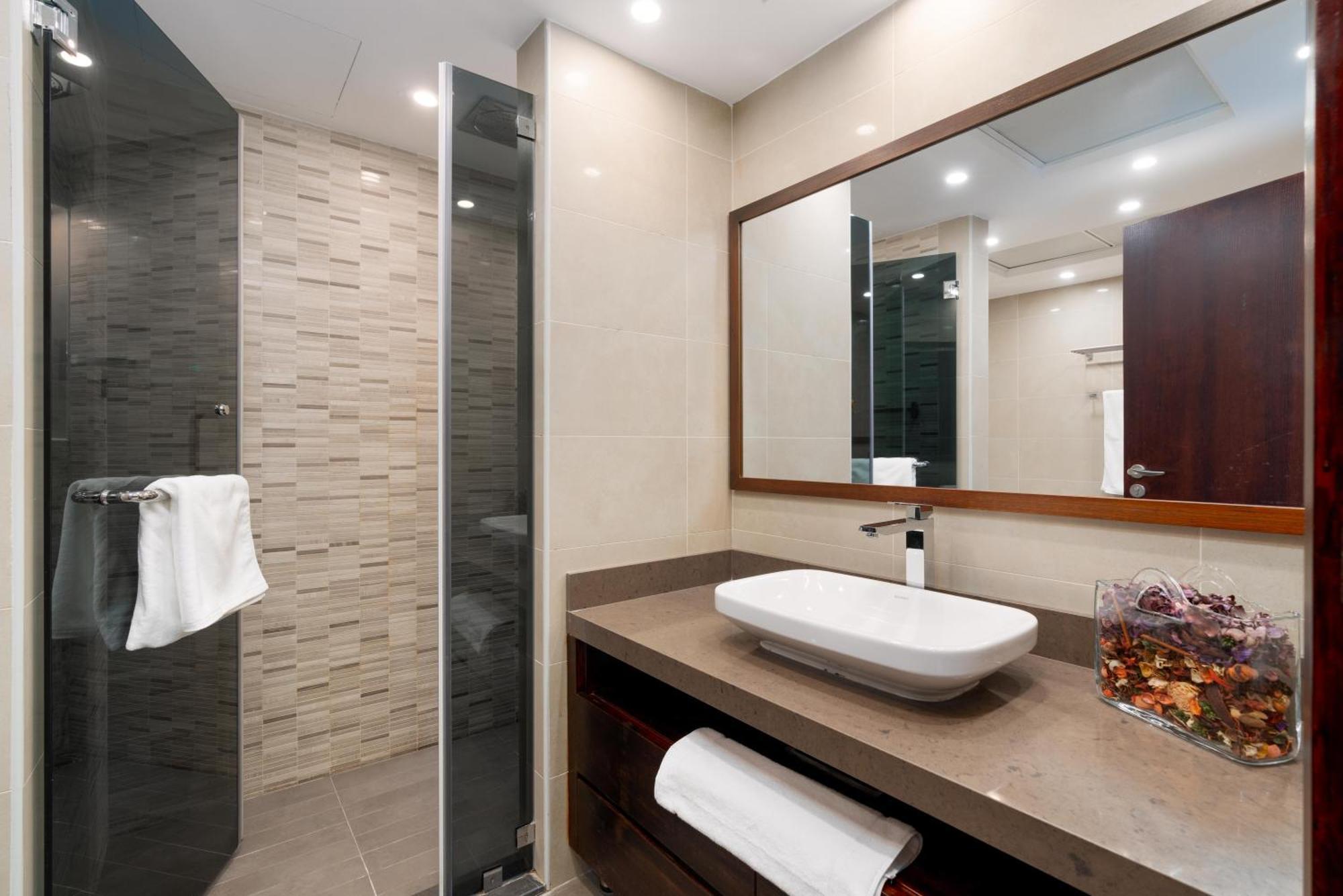 Al Bateen Residences - Ultimate Luxurious Three Bedroom Maid's Dubai