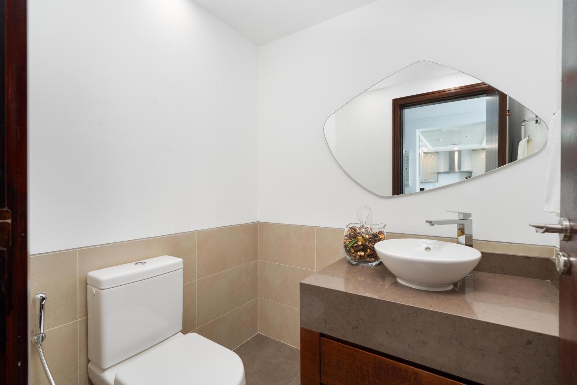 Al Bateen Residences - Ultimate Luxurious Three Bedroom Maid's Dubai