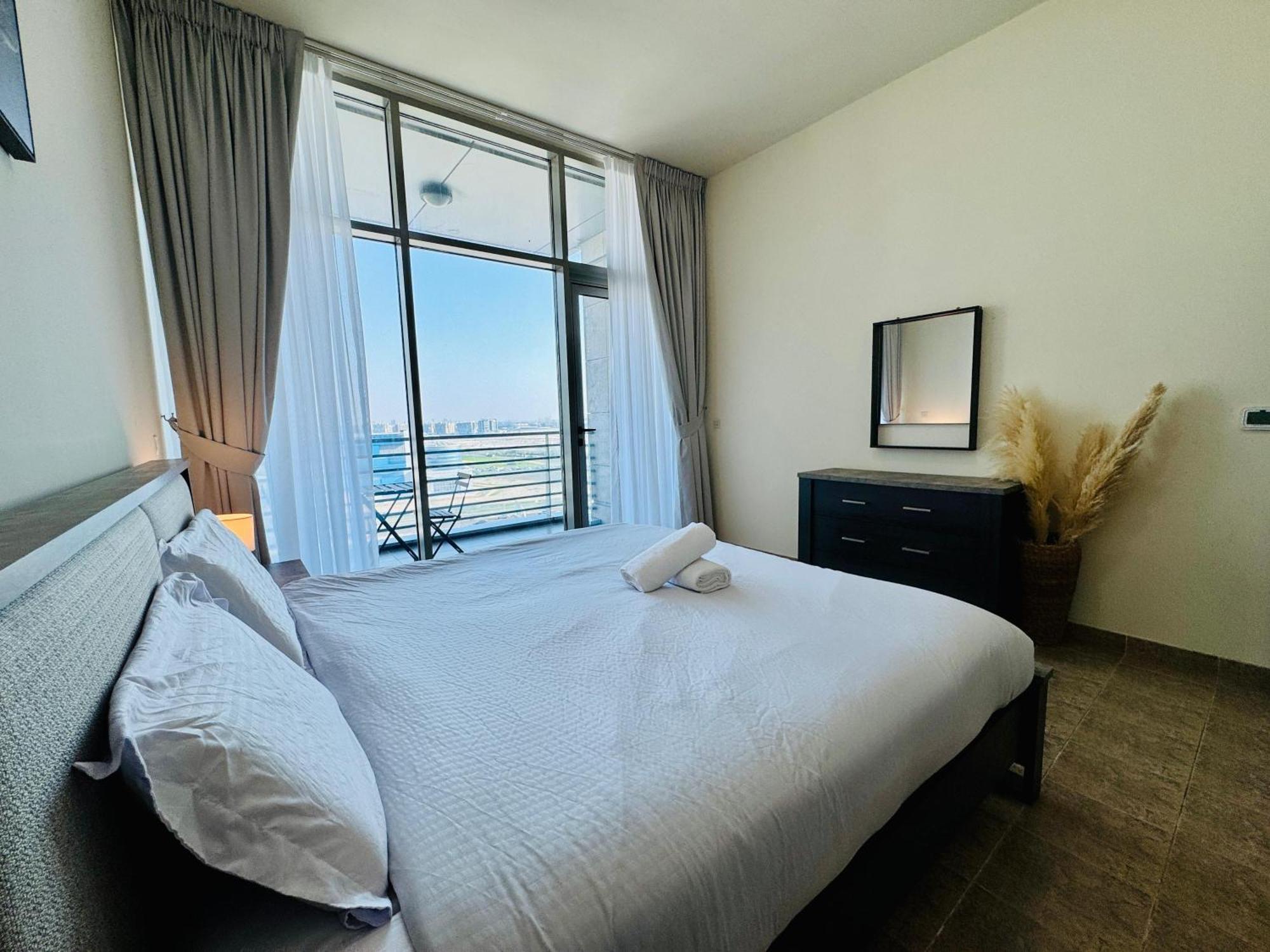 Apartment Hm- 702 Specious And Large Fully Furnished One Bedroom Dubai