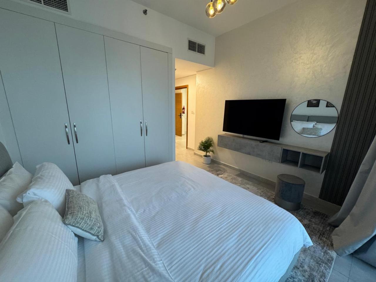 1 Bedroom In Sherena Apartment *