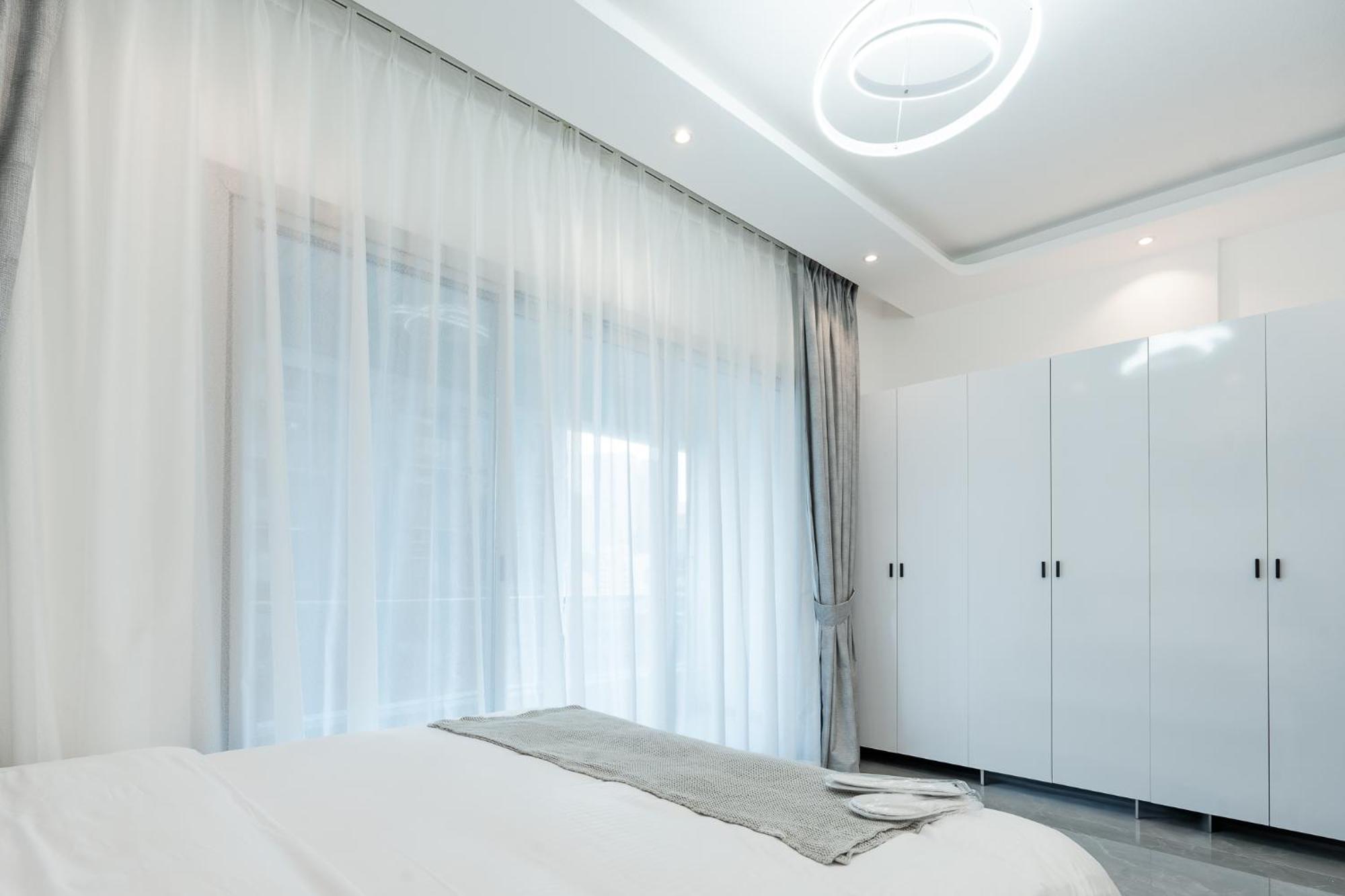 Marina - 1 Bhk Stunning