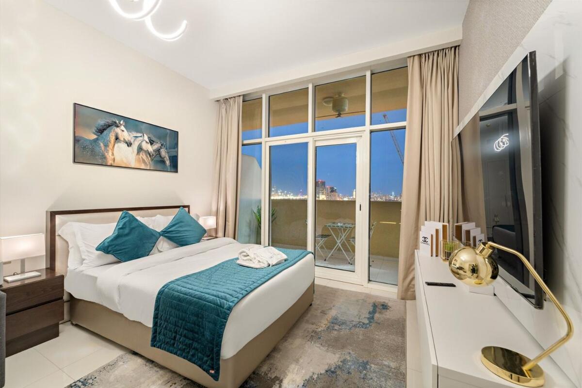 First Class Luxe Cozy Living Dubai