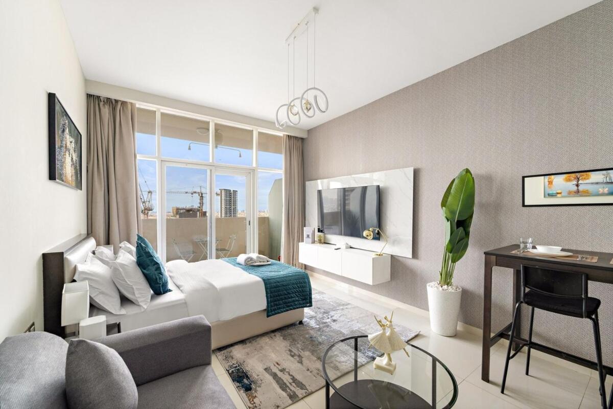 First Class Luxe Cozy Living Apartment