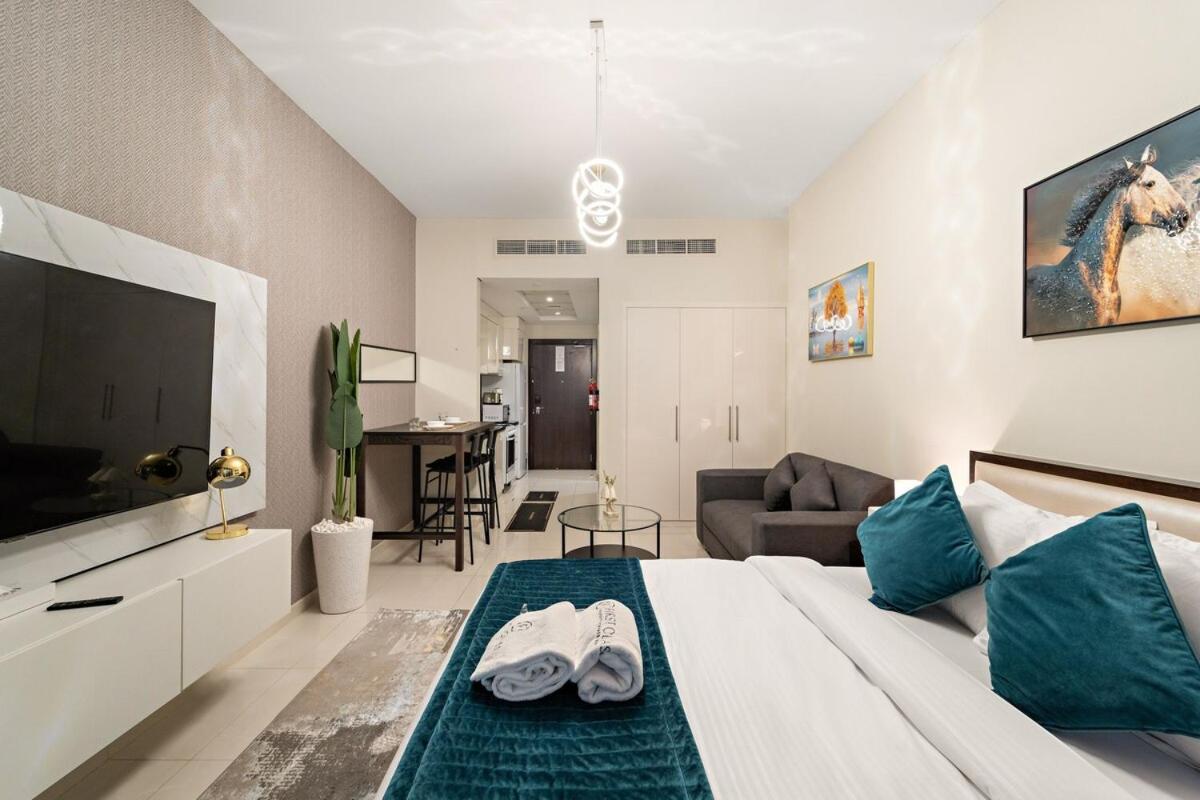 First Class Luxe Cozy Living Apartment *