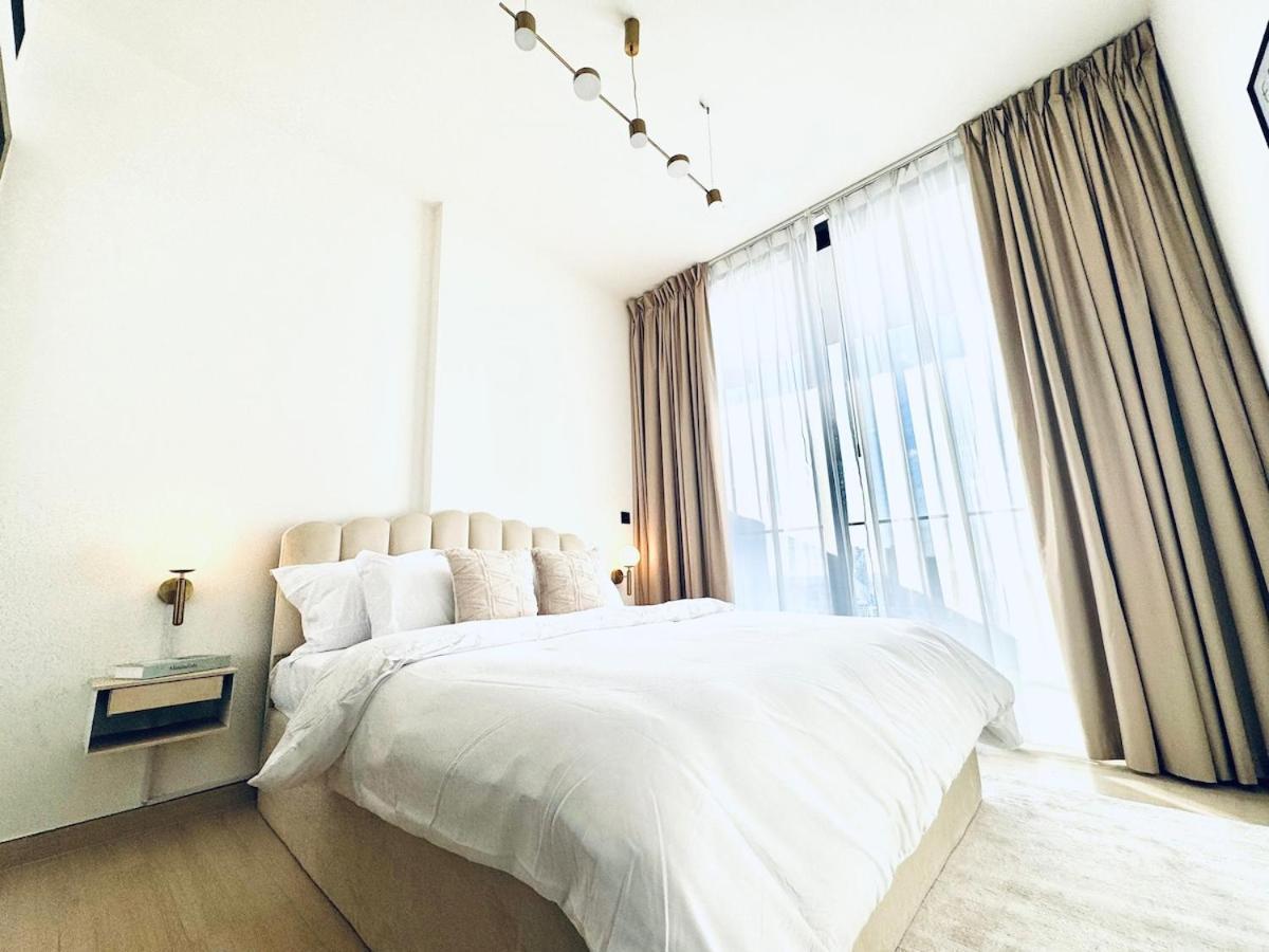 Aesthetic 2bhk At Jvc,