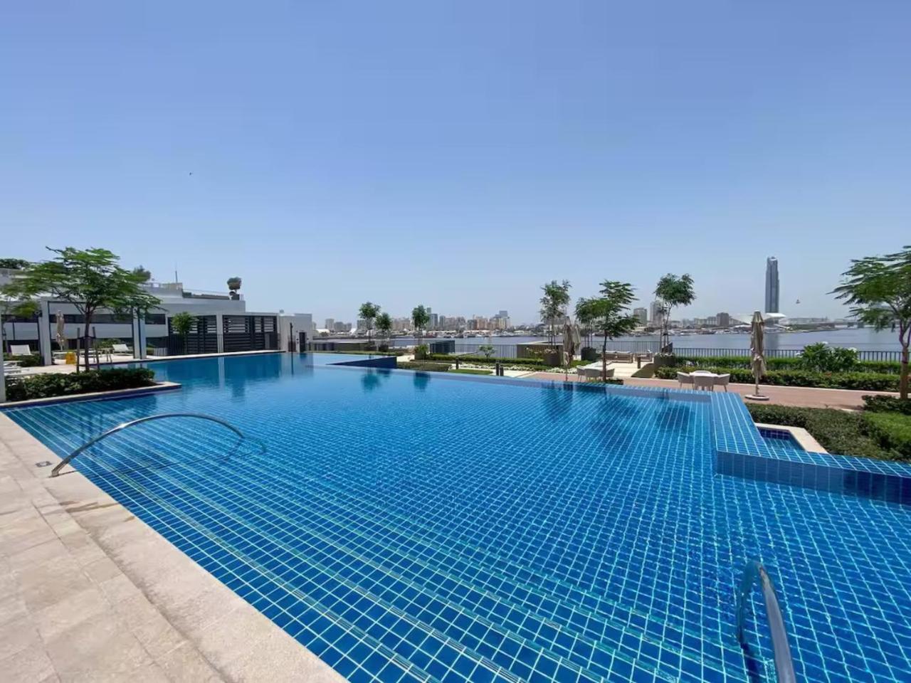 Apartment Waterfront 1br With Infinity Pool In Creek Edge T1 *