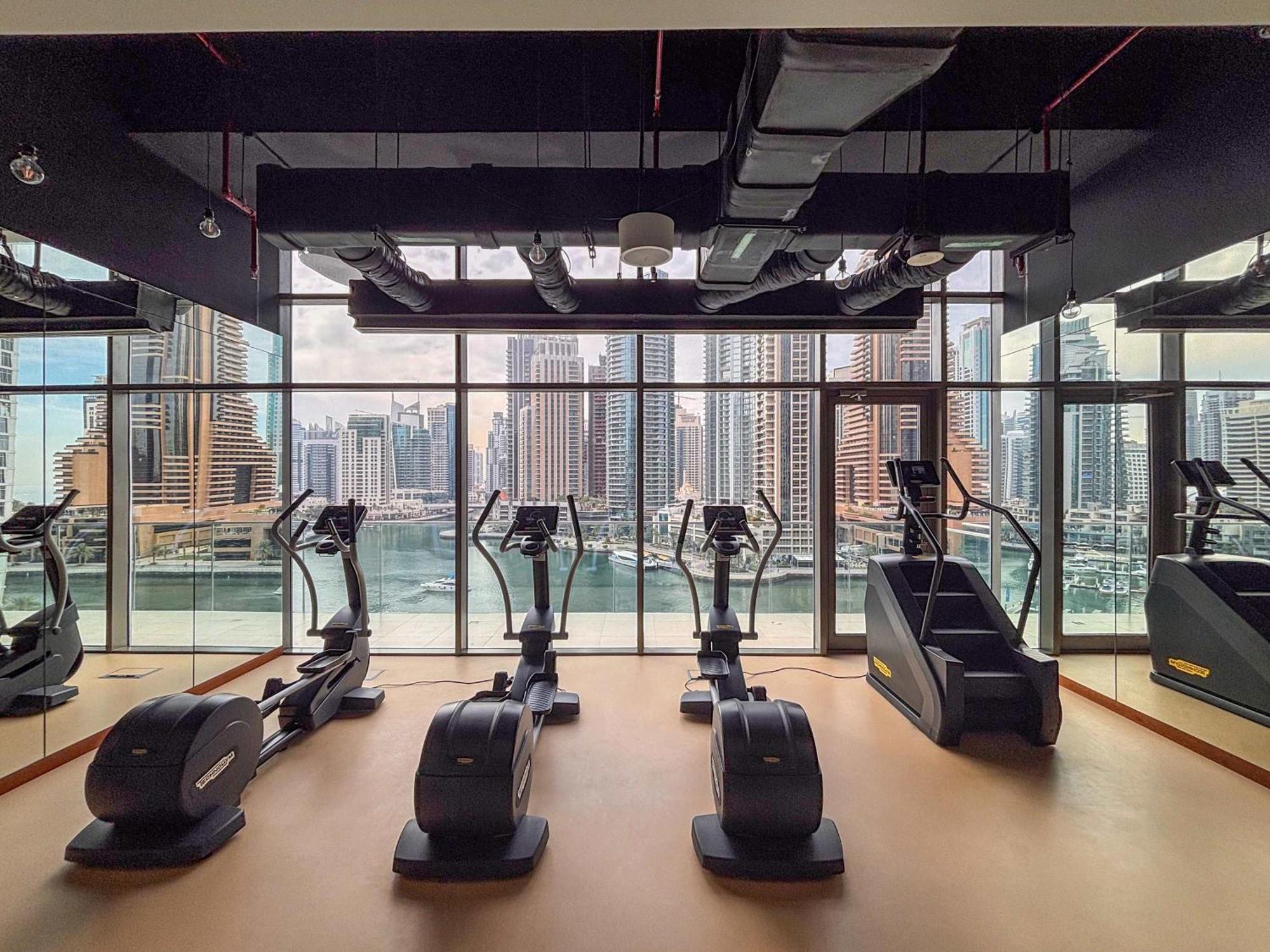 Frank Porter - The At Marina Gate 2 Apartment Dubai