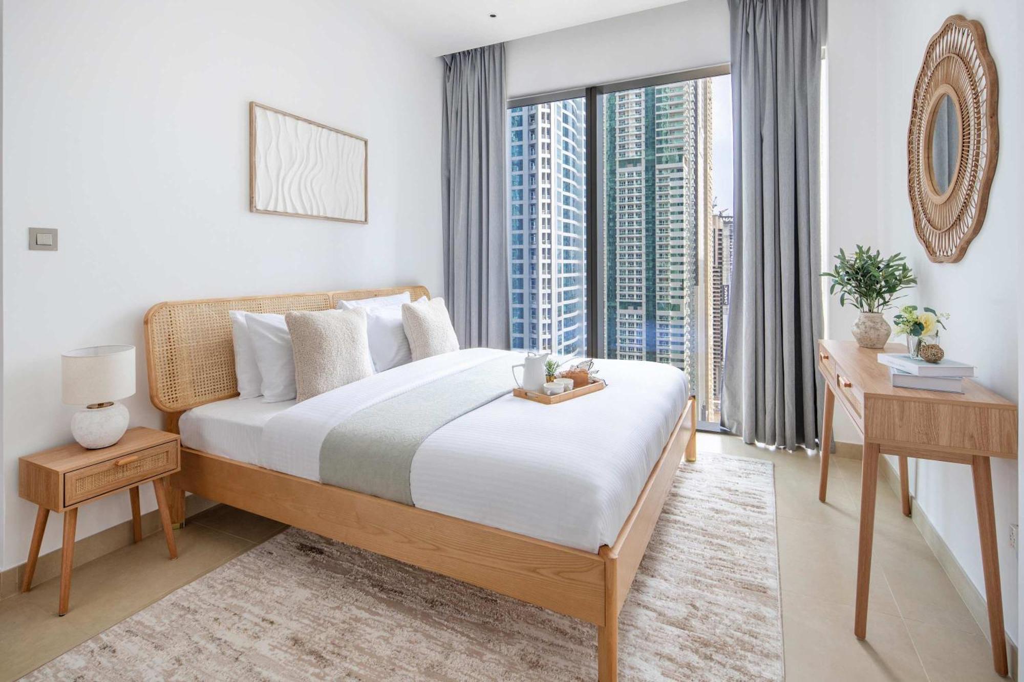 Frank Porter - The At Marina Gate 2 Apartment Dubai