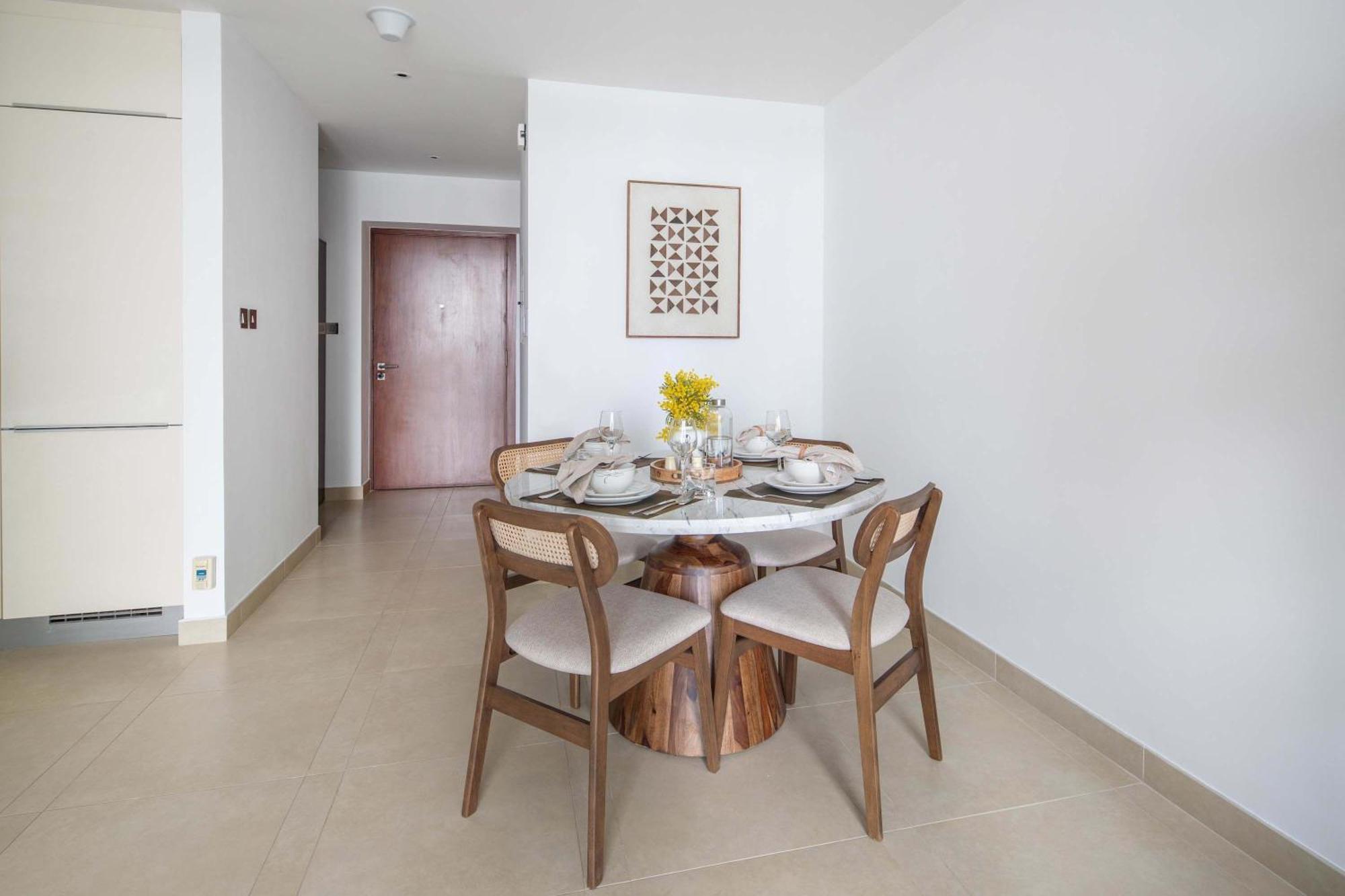Frank Porter - The At Marina Gate 2 Apartment