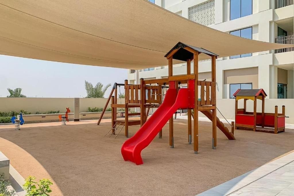 Spacious 3br With Access Apartment Dubai
