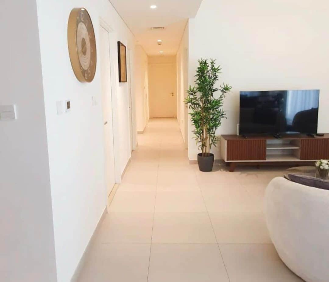 Spacious 3br With Access Dubai