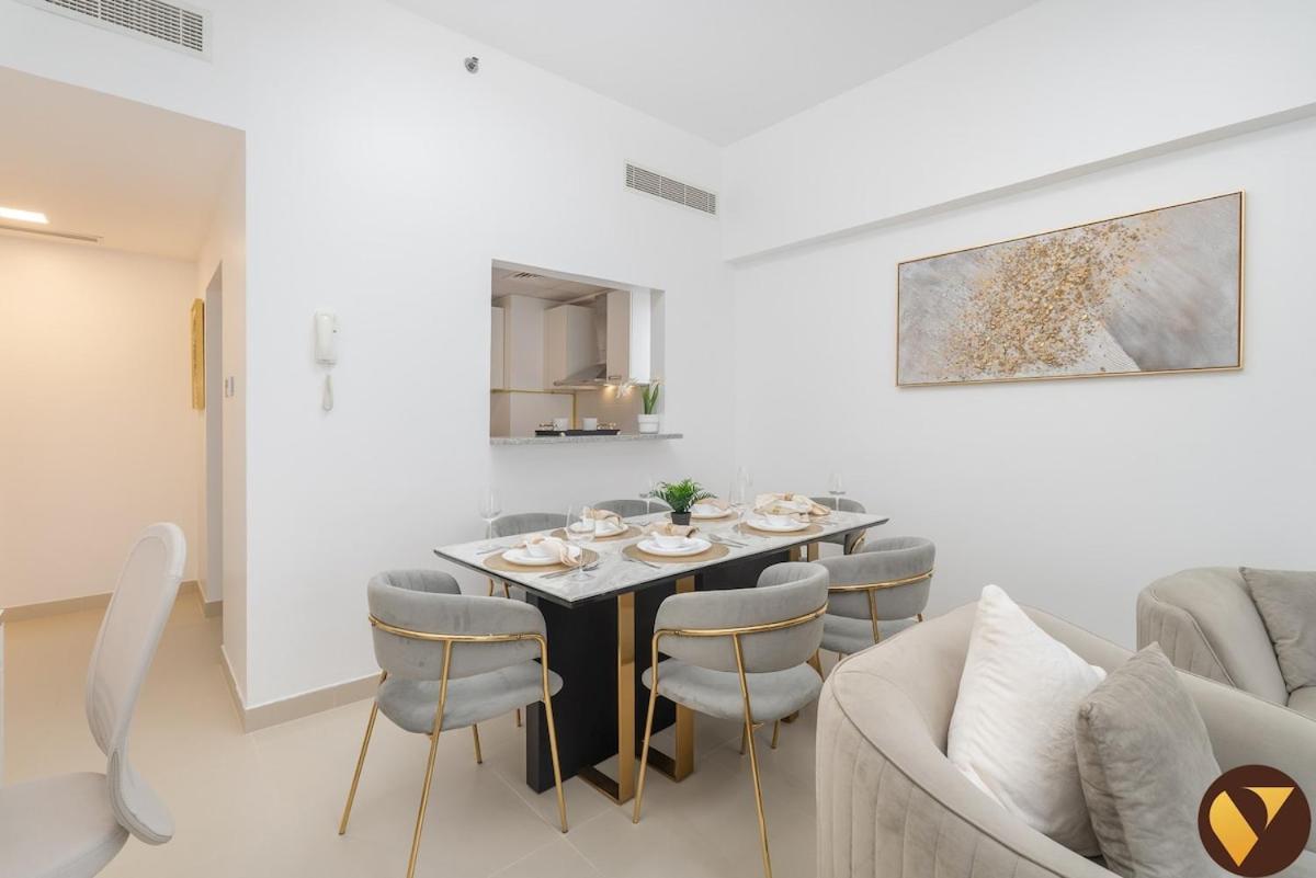 Vogue Prime Location In Jumeirah Village Circle - Spacious One Bedroom In Jeewar Tower With Balcony And Full Amenities Access Dubai