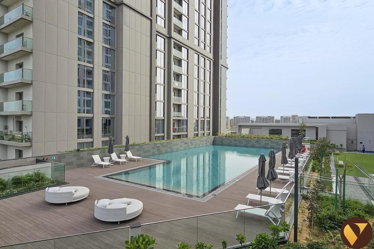 Apartment Vogue Prime Location In Jumeirah Village Circle - Spacious One Bedroom In Jeewar Tower With Balcony And Full Amenities Access *