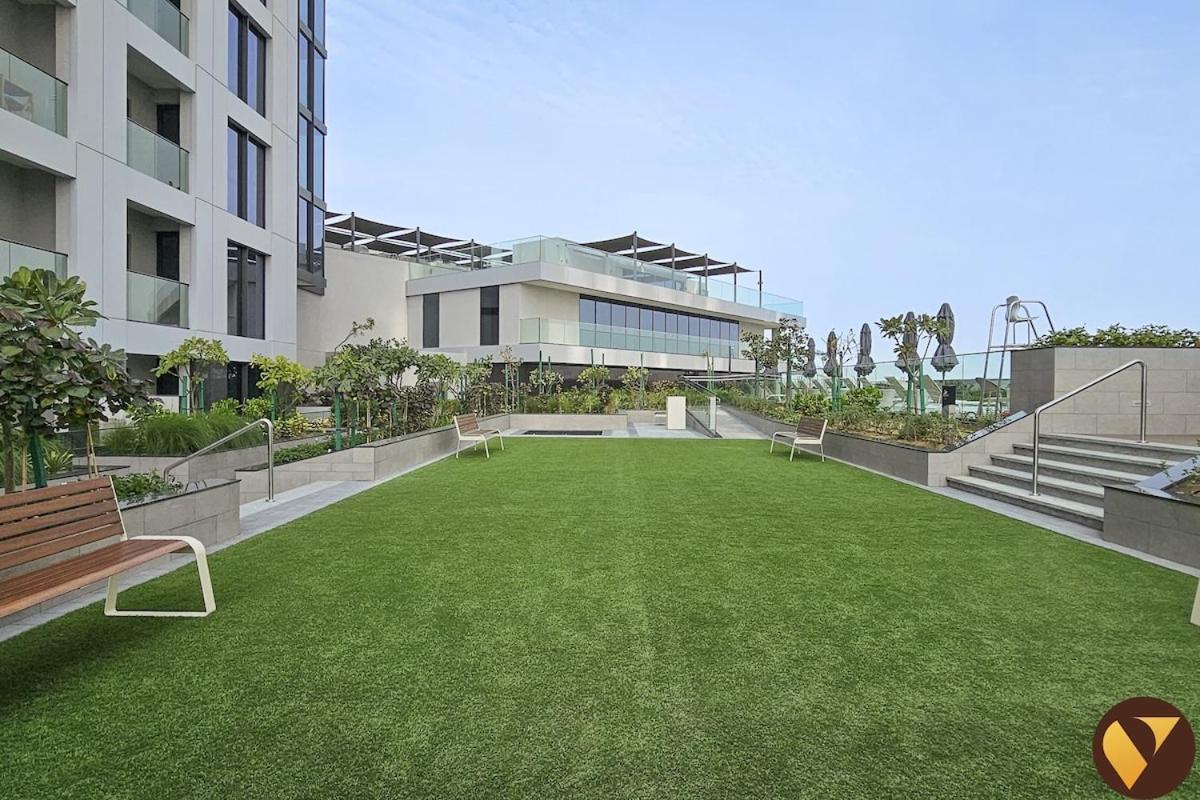 Apartment Vogue Prime Location In Jumeirah Village Circle - Spacious One Bedroom In Jeewar Tower With Balcony And Full Amenities Access