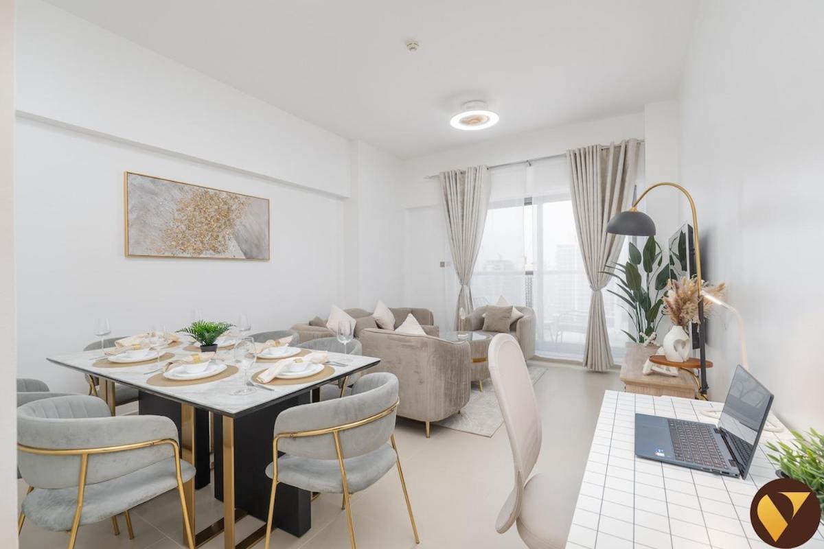 Vogue Prime Location In Jumeirah Village Circle - Spacious One Bedroom In Jeewar Tower With Balcony And Full Amenities Access Apartment Dubai