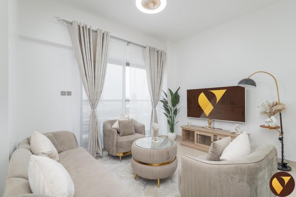 Vogue Prime Location In Jumeirah Village Circle - Spacious One Bedroom In Jeewar Tower With Balcony And Full Amenities Access