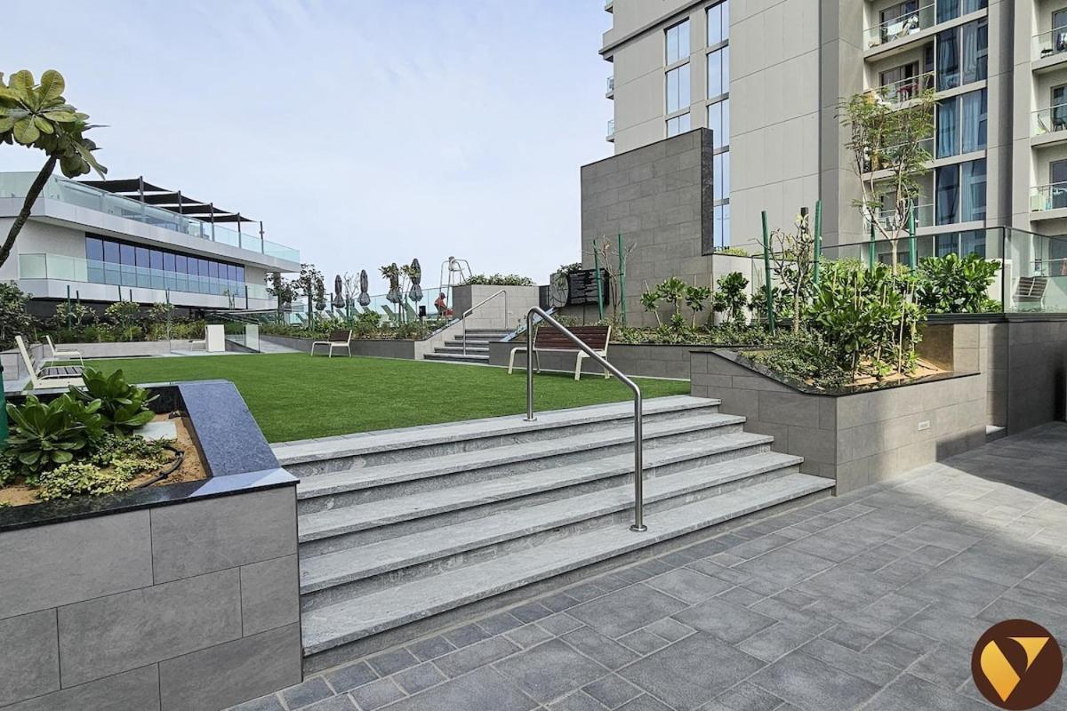 Apartment Vogue Prime Location In Jumeirah Village Circle - Spacious One Bedroom In Jeewar Tower With Balcony And Full Amenities Access *