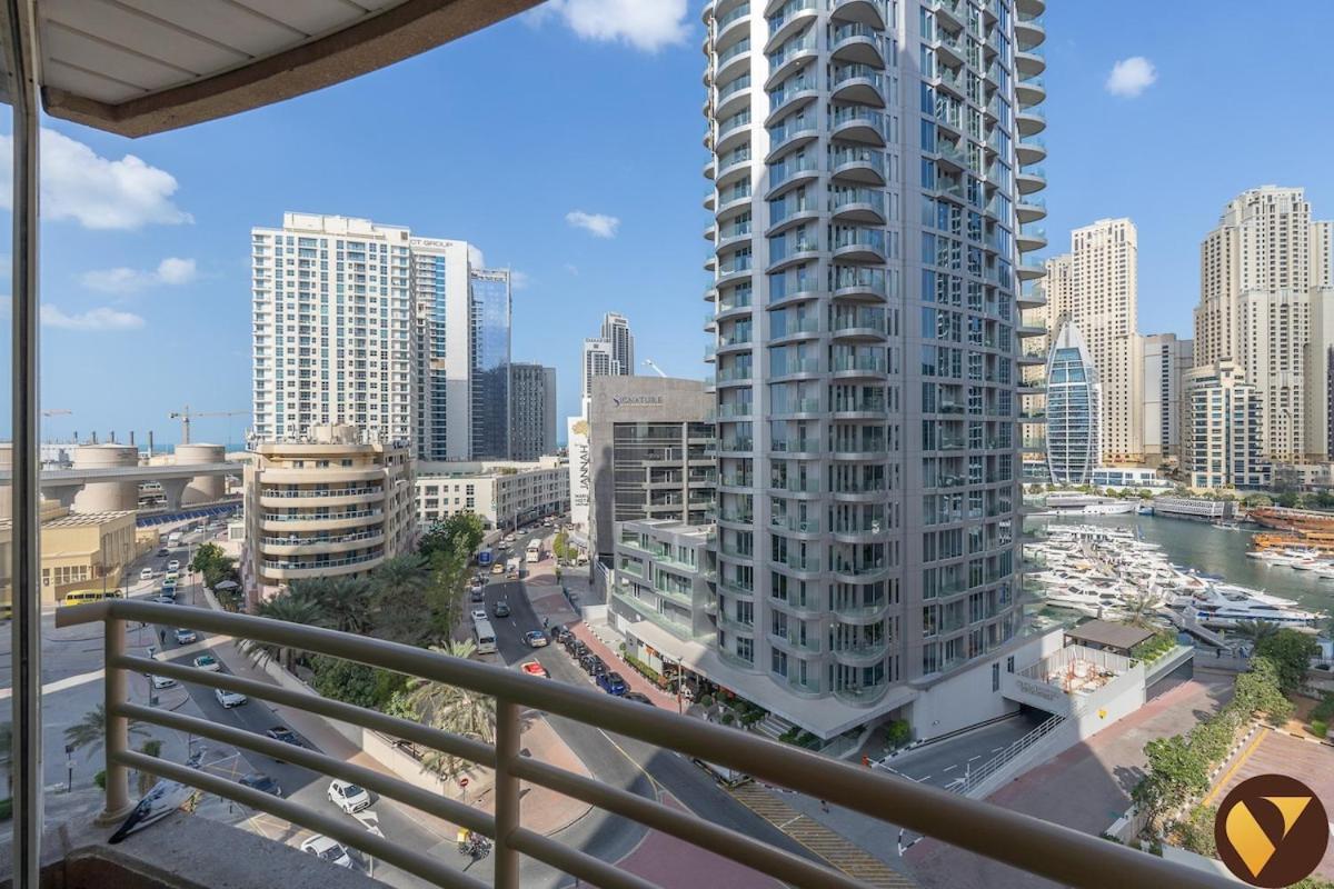 Manchester Tower With Marina Views And Balconies Apartment