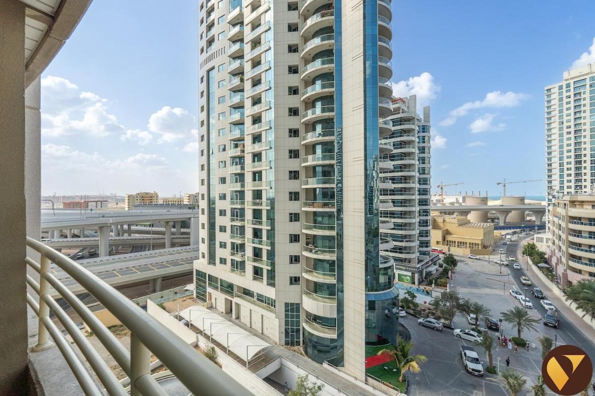 Apartment Manchester Tower With Marina Views And Balconies
